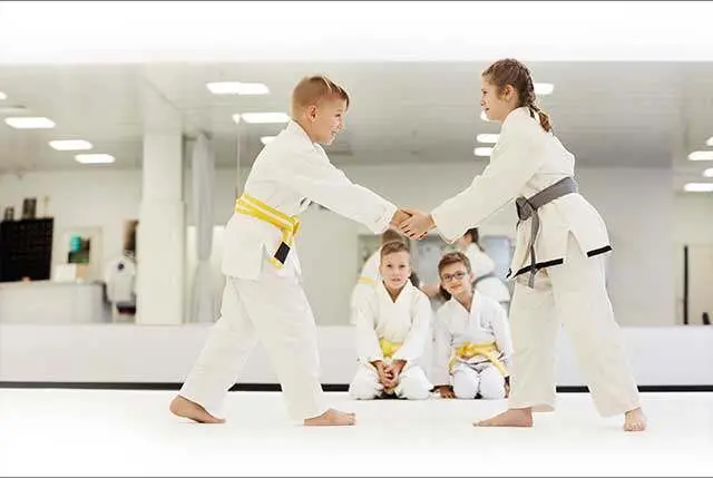 kids showing respect for kids martial arts classes